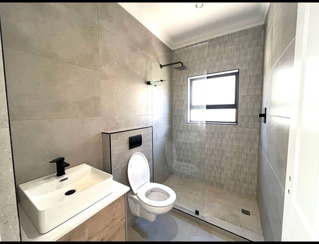 4 BEDROOM HOUSE FOR SALE IN SANDOWN